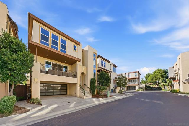 8337 Summit way, San Diego CA: https://media.crmls.org/mediaz/71865216-1877-4f20-b5ac-94b7e08ca5a9.jpg