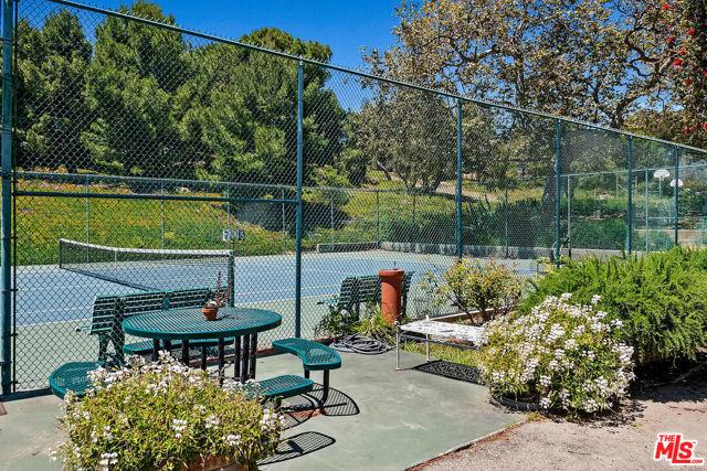 167 Paradise Cove Road, Malibu CA: https://media.crmls.org/mediaz/7187ce8a-feb8-4577-adc4-ce3621f1a194.jpg