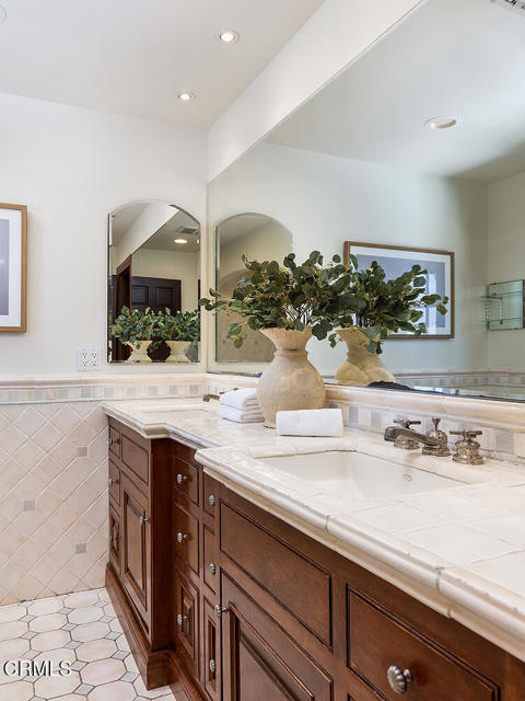Detail Gallery Image 47 of 73 For 420 Inverness Dr, La Canada Flintridge,  CA 91011 - 6 Beds | 5/1 Baths