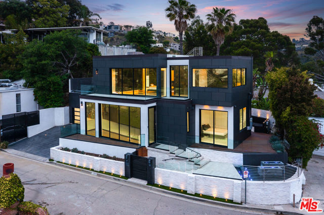 1545 Marlay Drive, Los Angeles CA: https://media.crmls.org/mediaz/718825aa-ea99-4442-9b07-a2175089d3c3.jpg