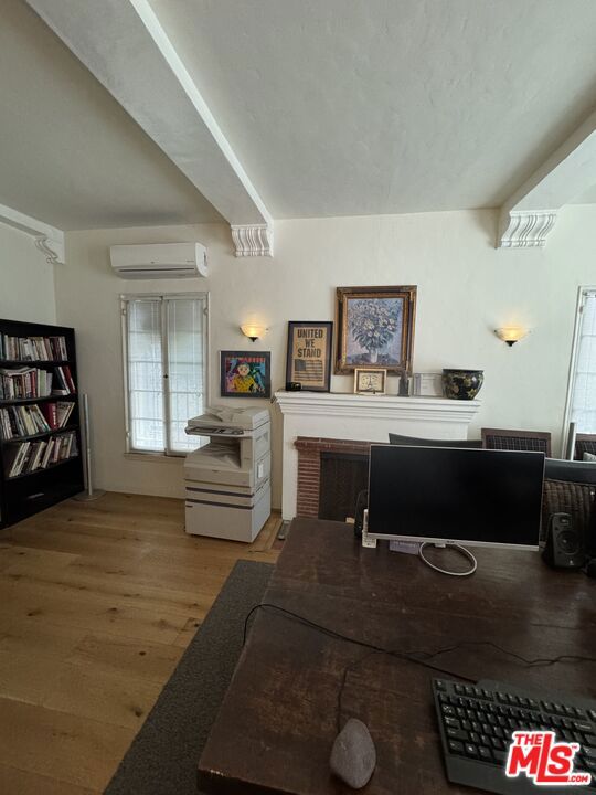 4010 W Adams Boulevard, Los Angeles CA: https://media.crmls.org/mediaz/71889ab9-fc58-4b05-a21a-c7c3f33eff51.jpg