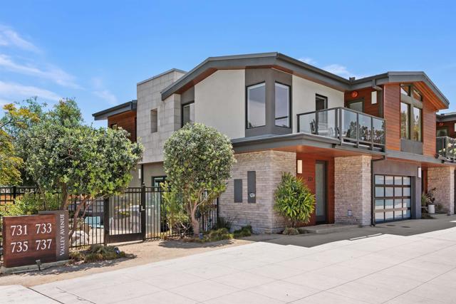 731 Valley Avenue, Solana Beach CA: https://media.crmls.org/mediaz/7188a3e7-3b09-4282-910a-c91184b98b05.jpg
