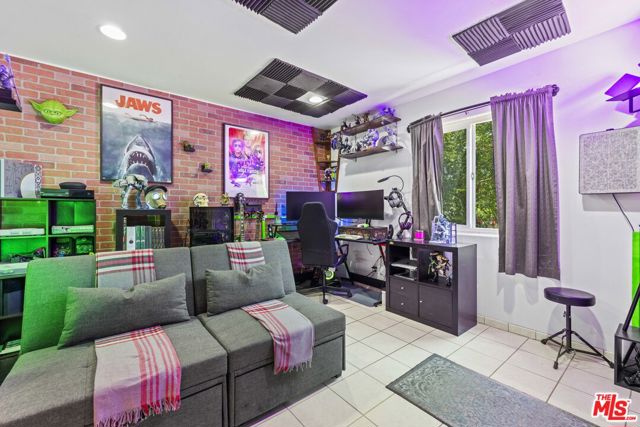 21683 Wo He Lo Trail, Chatsworth CA: https://media.crmls.org/mediaz/71890426-733b-4c19-837b-1d6e0c6f768d.jpg