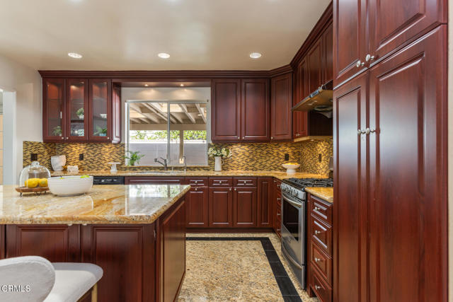 Detail Gallery Image 33 of 70 For 4926 Crown Ave, La Canada Flintridge,  CA 91011 - 3 Beds | 3/1 Baths