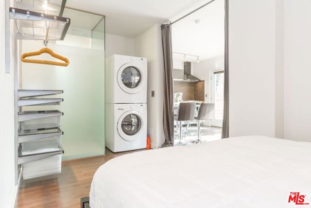 1344 Maltman Avenue, Los Angeles CA: https://media.crmls.org/mediaz/7189a3c4-2d9a-41e1-bd31-6b16e810f149.jpg