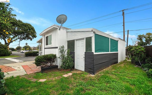 Image 1 of 26 For 210 Cypress  