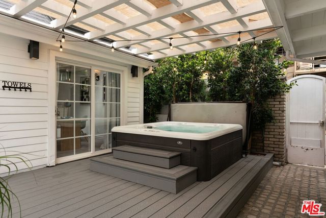 3011 Clune Avenue, Venice CA: https://media.crmls.org/mediaz/7189d202-073c-44ed-a693-45ff40d2a23e.jpg