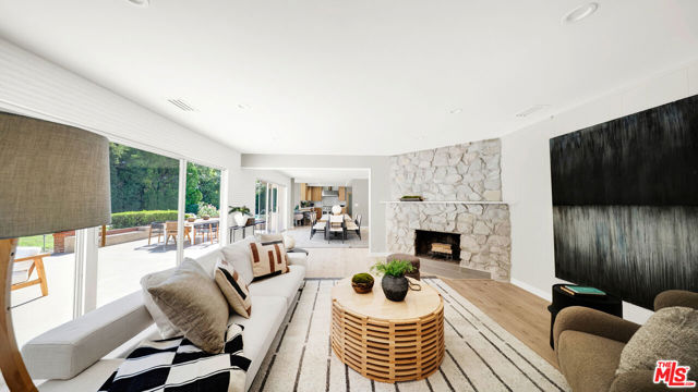 6900 Chisholm Avenue, Lake Balboa CA: https://media.crmls.org/mediaz/7189ee9a-f2a4-47ba-85b9-4549e0a16e95.jpg