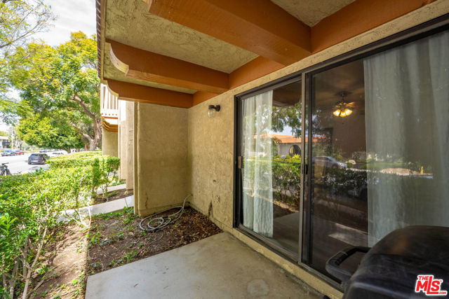 586 Rosewood Avenue photo 5