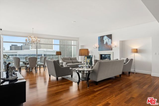 1 W Century Drive, Los Angeles CA: https://media.crmls.org/mediaz/718a896f-0ea7-445e-bf4d-6524e203f03d.jpg