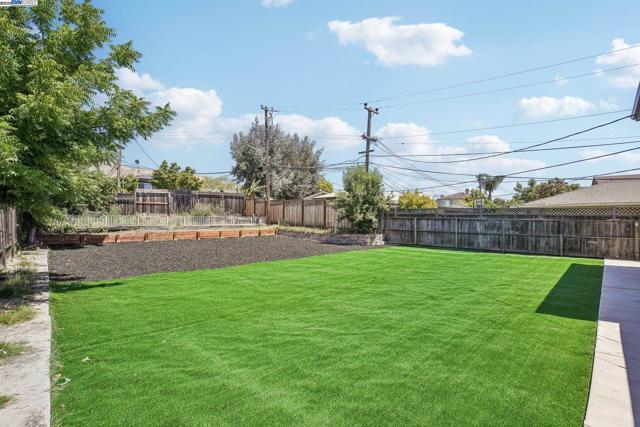 48344 Conifer St, Fremont CA: https://media.crmls.org/mediaz/718a9624-e2f0-4e1a-8c4e-f850c75a689e.jpg