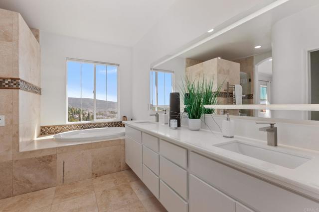 1438 Dolphin Court, San Marcos CA: https://media.crmls.org/mediaz/718ac749-fd5e-4953-a549-f3152e66f14f.jpg