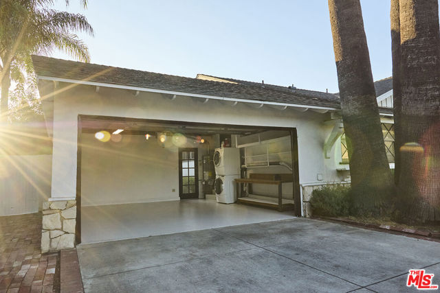 8531 Norwich Avenue, North Hills CA: https://media.crmls.org/mediaz/718acbfd-a7c9-404c-958c-68bffebe67fc.jpg