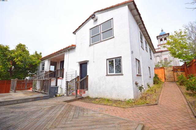 22813 2Nd St, Hayward CA: https://media.crmls.org/mediaz/718b17ed-b939-4836-8f87-2a46e0548d47.jpg
