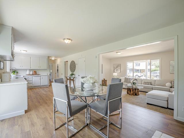 917 Sir Francis Avenue, Capitola CA: https://media.crmls.org/mediaz/718c1d2e-a512-4ba4-9f23-e37d49db5ccb.jpg