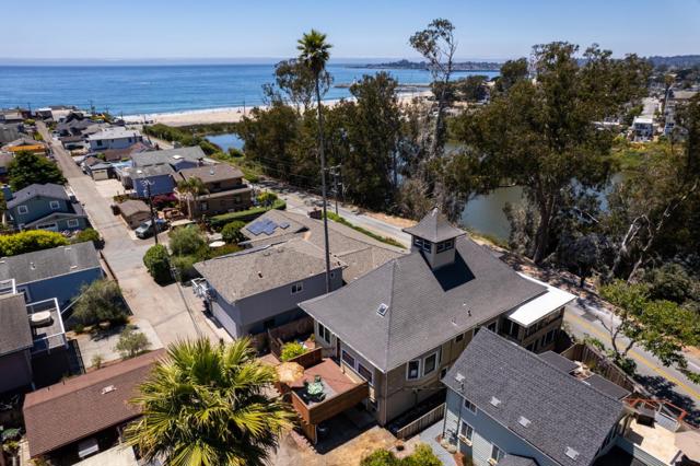 21130 E Cliff Drive, Santa Cruz CA: https://media.crmls.org/mediaz/718c89d2-0471-40cc-b976-8e546f2e31d4.jpg