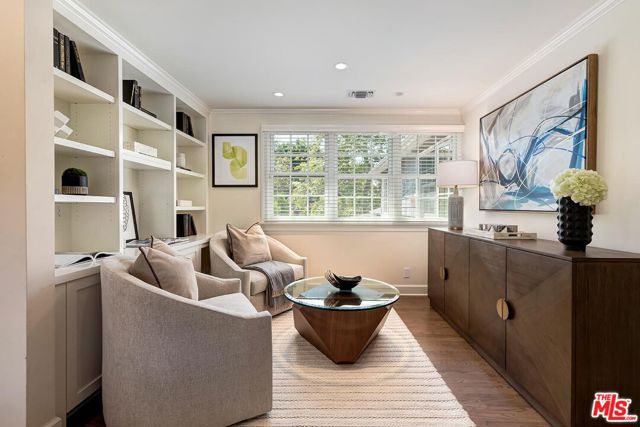 459 S Bentley Avenue, Los Angeles CA: https://media.crmls.org/mediaz/718ca777-f0df-4e3d-866f-e039538729e1.jpg