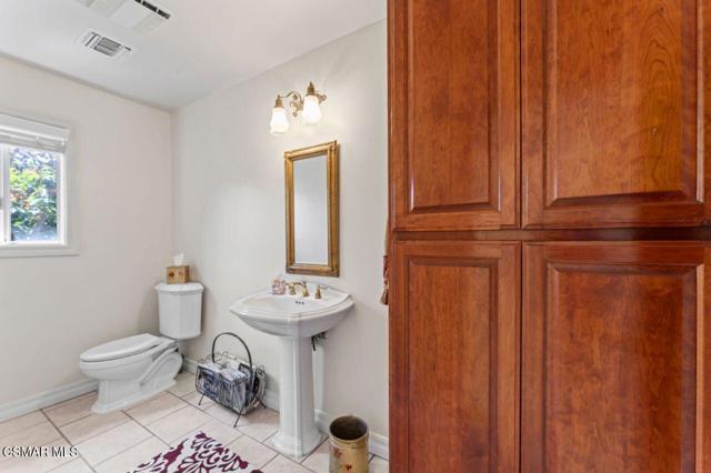 10885 Citrus Drive, Moorpark CA: https://media.crmls.org/mediaz/718d9941-d178-4697-b8b7-961bc20ddbae.jpg