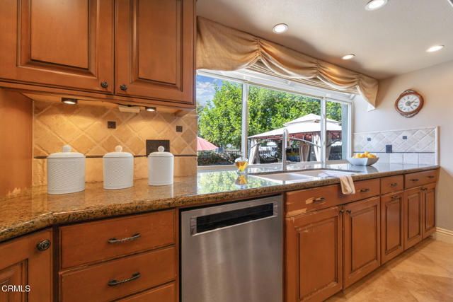 22671 Cheryl Way, Lake Forest CA: https://media.crmls.org/mediaz/718dd896-d0a7-4e07-8563-a43eb0c84407.jpg