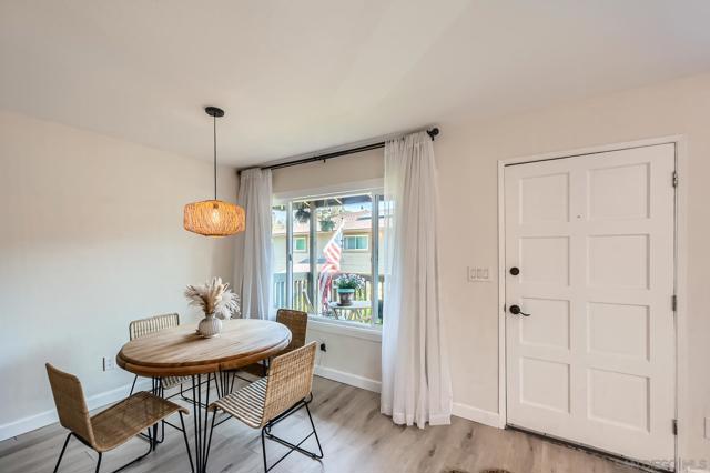 8039 Calle Fanita, Santee CA: https://media.crmls.org/mediaz/7190175f-8bdb-41a2-9537-08b85975da1c.jpg