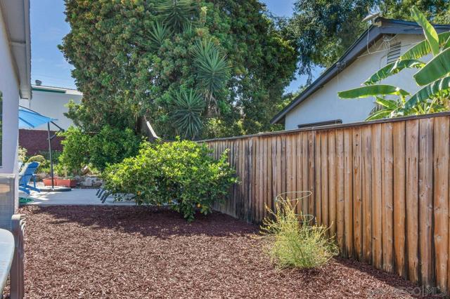 6212 Lake Ariana Ave, San Diego CA: https://media.crmls.org/mediaz/7190fd20-b05a-44c5-843c-09dc6fbc1160.jpg