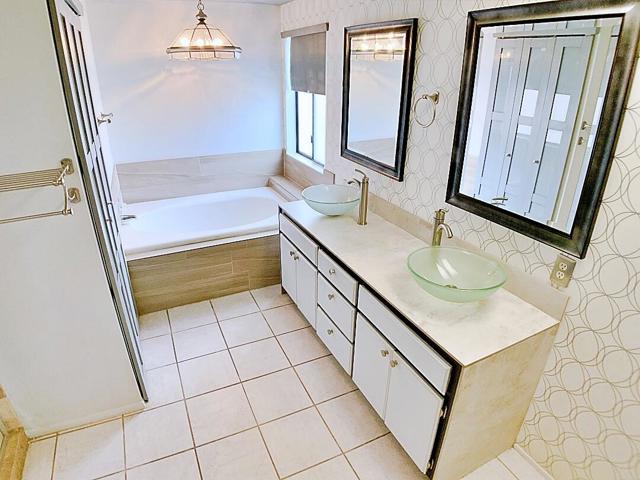 49035 Serenata Court, La Quinta CA: https://media.crmls.org/mediaz/71916544-c1d4-463f-9ada-91f504f3dfc6.jpg