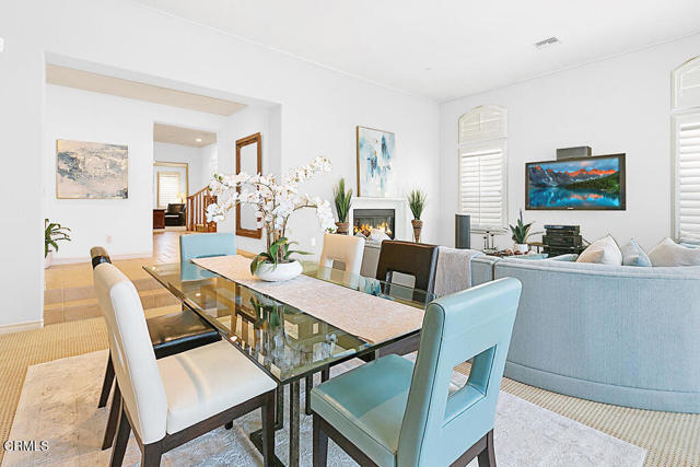 1464 Twin Tides Place, Oxnard CA: https://media.crmls.org/mediaz/7191914a-0407-4e19-85a2-6ddda0167807.jpg