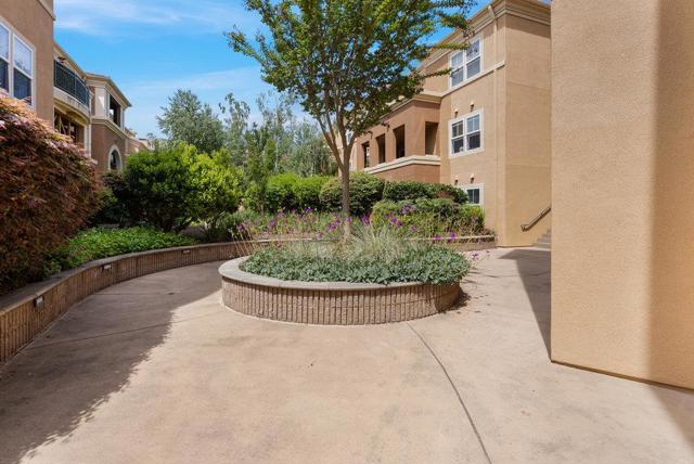 1390 Saddle Rack Street, San Jose CA: https://media.crmls.org/mediaz/71919726-28e7-4209-9d31-097117140807.jpg