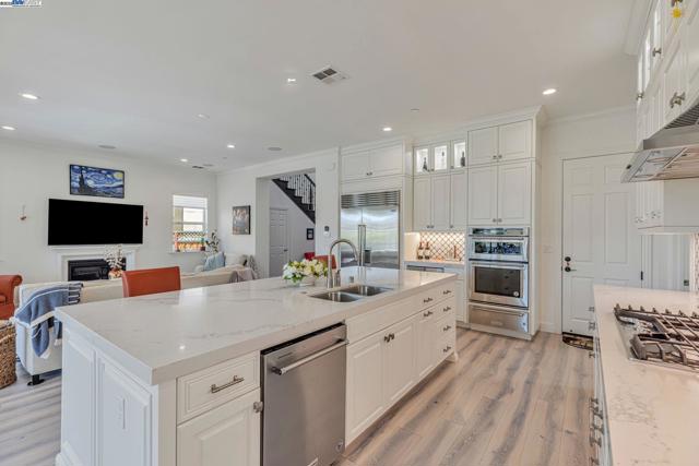 258 Goldfield Pl, San Ramon CA: https://media.crmls.org/mediaz/7191fbbc-89b6-4511-8566-40810cf7d402.jpg