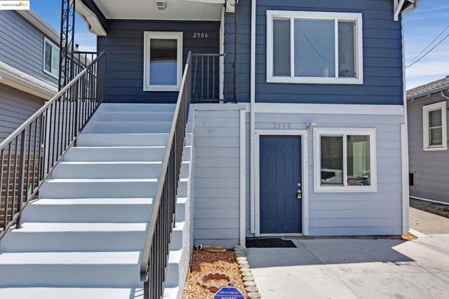 2906 Adeline St, Oakland CA: https://media.crmls.org/mediaz/7192c2e2-3fcc-4c16-b893-fcfdc8e34bc5.jpg