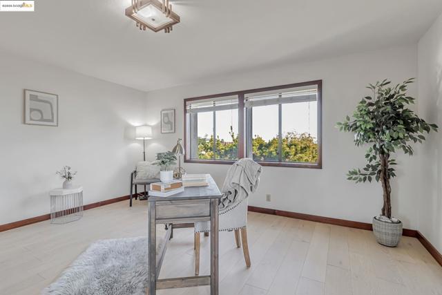 1518 MADERA CT, El Cerrito CA: https://media.crmls.org/mediaz/7192cd3b-015b-440a-9c19-70f07486c81c.jpg