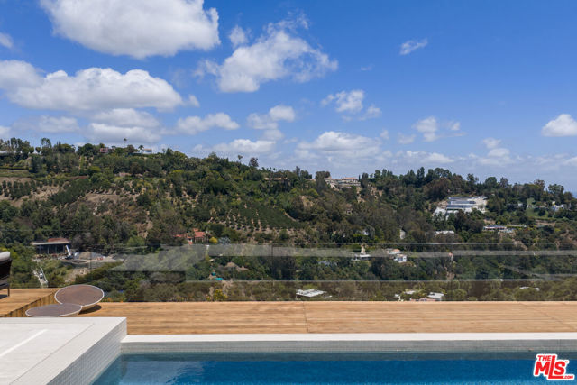 5 Bed Home for Sale in Los Angeles, California