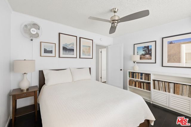 946 Hilldale Avenue, West Hollywood CA: https://media.crmls.org/mediaz/71933ead-d55c-4ba5-9c89-910e35d0d27b.jpg