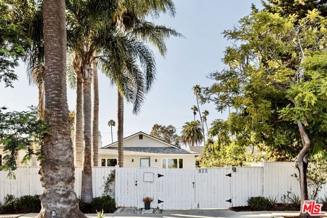 825 Coeur D Alene Avenue, Venice CA: https://media.crmls.org/mediaz/7193cc81-4443-4cb2-a3f6-cf314bf637fe.jpg