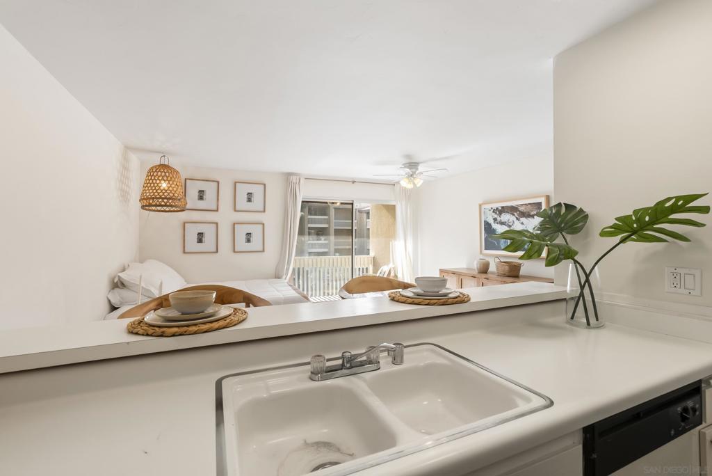 1885 Diamond St - photo 6