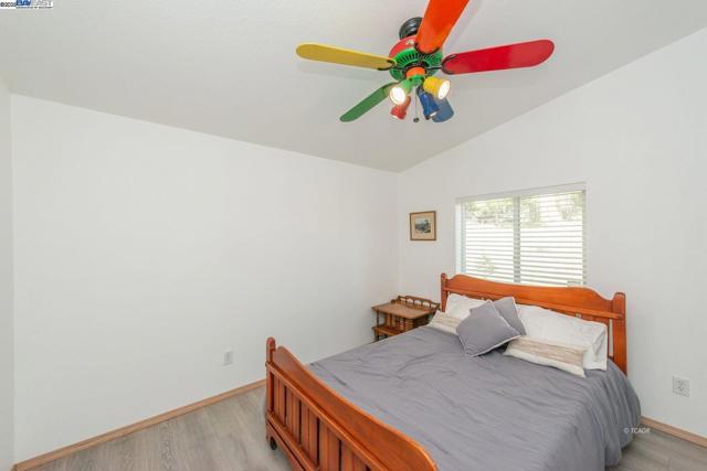430 Bridge Rd, Douglas City CA: https://media.crmls.org/mediaz/71943677-ffd5-4867-88b1-7a4aca891302.jpg