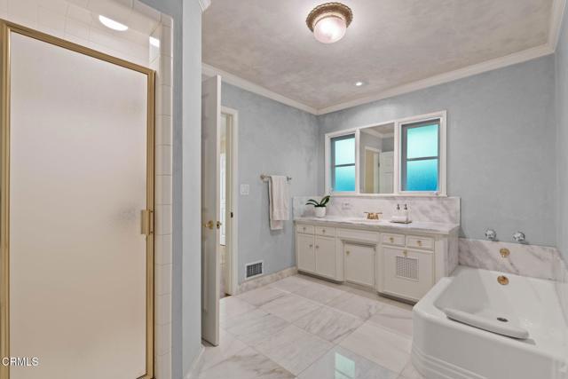1010 Stoneridge Drive, Pasadena CA: https://media.crmls.org/mediaz/71947c8d-7362-4edd-8988-33fbcdeae925.jpg