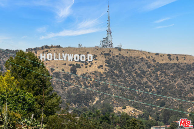 2742 Creston Drive, Los Angeles CA: https://media.crmls.org/mediaz/7194de16-c2be-40bd-bf60-06602885bf7f.jpg