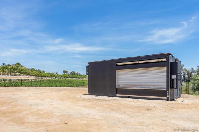 36051 E Benton Rd., Temecula CA: https://media.crmls.org/mediaz/719528e8-8684-46e0-abdb-bb80e2debb77.jpg