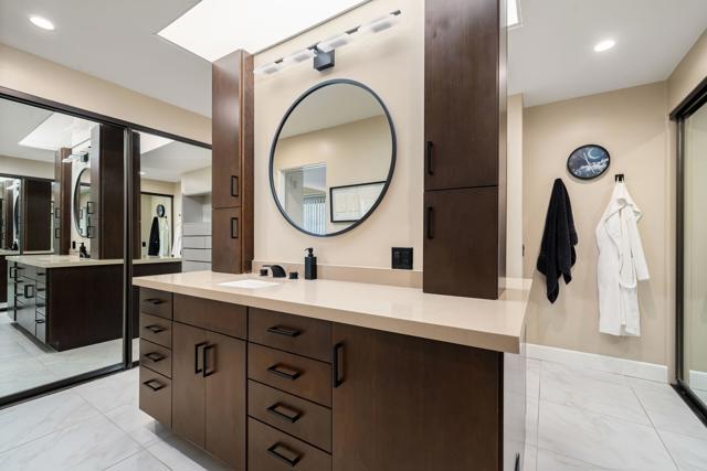34890 Mission Hills Drive, Rancho Mirage CA: https://media.crmls.org/mediaz/7195983a-bf7f-4a90-b07a-2bb129eff40e.jpg