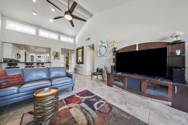 186 Running Springs Drive, Palm Desert CA: https://media.crmls.org/mediaz/7195ad3e-e432-46a8-bff1-8d20cb145915.jpg
