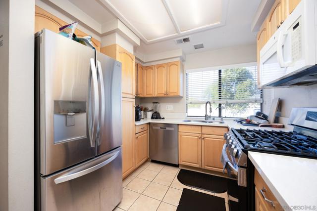 17636 Azucar Way, San Diego, California 92127, 3 Bedrooms Bedrooms, ,2 BathroomsBathrooms,Townhouse,For Sale,Azucar Way,250019456SD