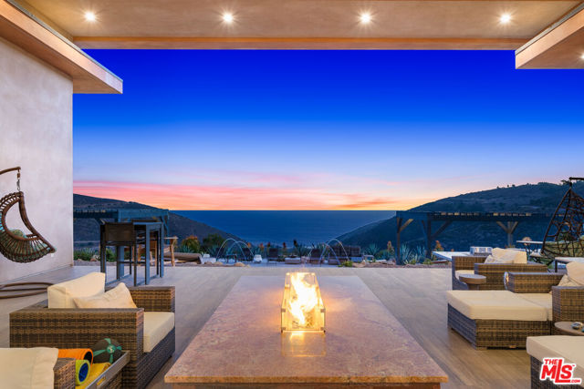 10715 Yerba Buena Road, Malibu CA: https://media.crmls.org/mediaz/71960be7-8980-484a-9085-e738455fde3d.jpg
