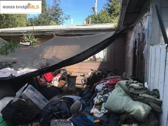 22807 Alice, Hayward CA: https://media.crmls.org/mediaz/7196be99-d29d-4072-9d78-a54b40ab68cd.jpg