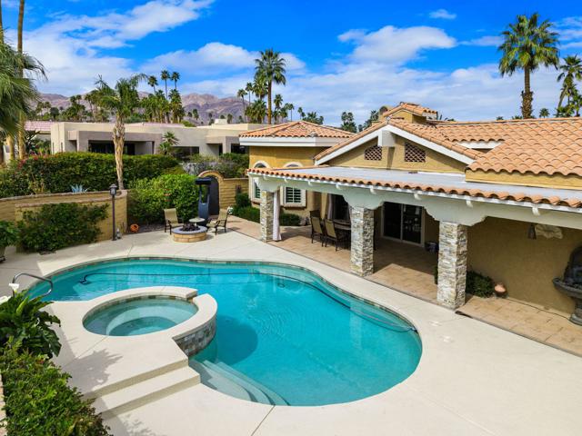 73580 Agave Lane, Palm Desert CA: https://media.crmls.org/mediaz/7196d047-294d-4f80-aee8-7b1a19c6d0c0.jpg