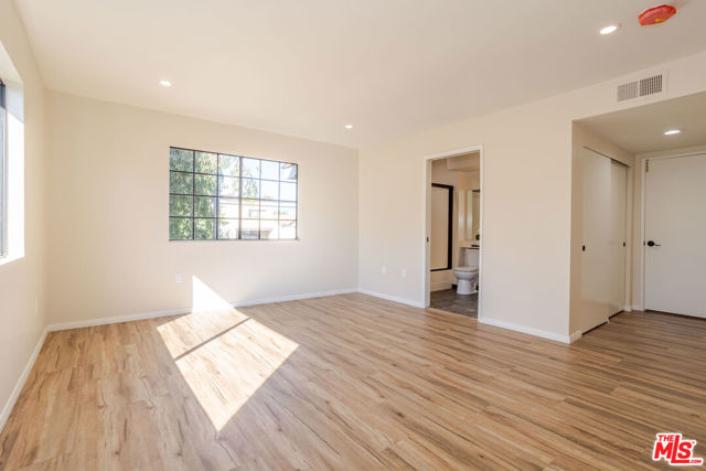 9140 Burnet Avenue, North Hills CA: https://media.crmls.org/mediaz/71972c30-b46f-4b2b-8299-1bf703645c12.jpg