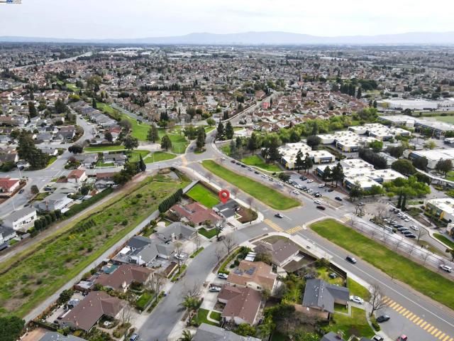 1300 Cirolero St, Milpitas CA: https://media.crmls.org/mediaz/71977462-9d7c-48c4-87ba-f5207278c370.jpg