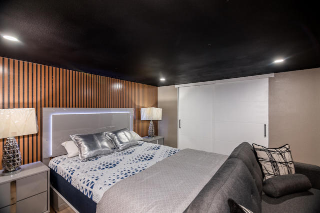 Image 37 of 62 For 48806 Barrymore Street