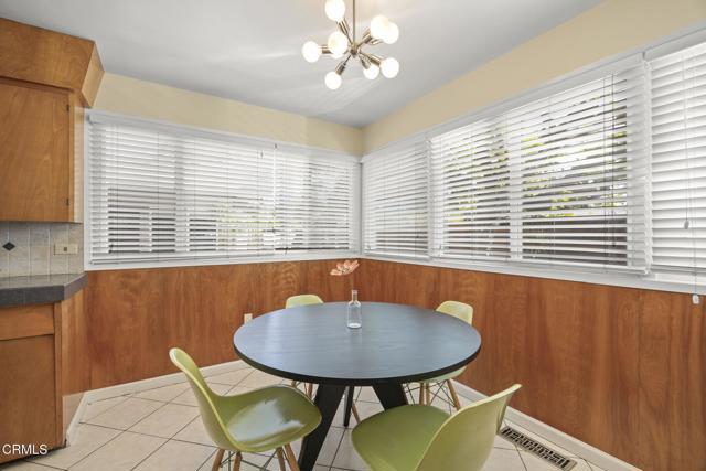 109 Shamrock Drive, Ventura CA: https://media.crmls.org/mediaz/719865dc-7f08-4786-916e-b58cb2c18a50.jpg