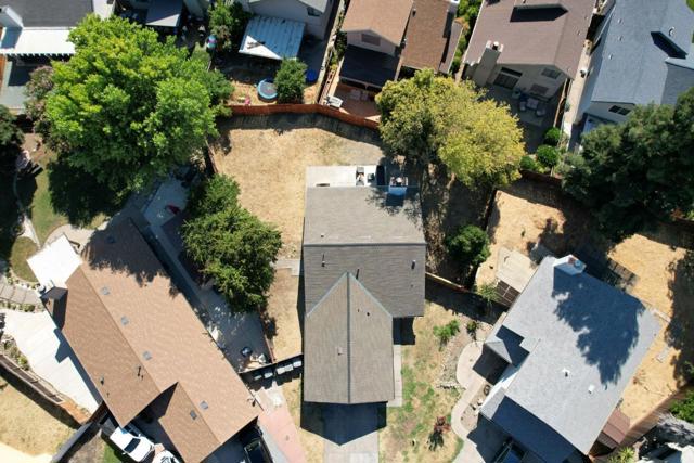 1190 Rio Norte Way, Sacramento CA: https://media.crmls.org/mediaz/7198e141-bb07-44e9-a9a7-79831b940b44.jpg